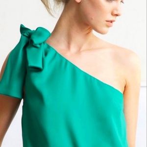 Elegant Green One-Shoulder Top